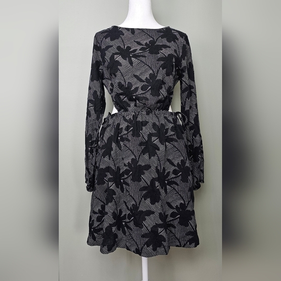 Womens Balloon Sleeve Mini A-Line Dress | Universal Thread | Black Floral | XS - Picture 3 of 12